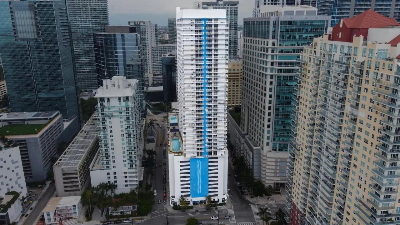 & Sea View+free Parking Modern Apartment