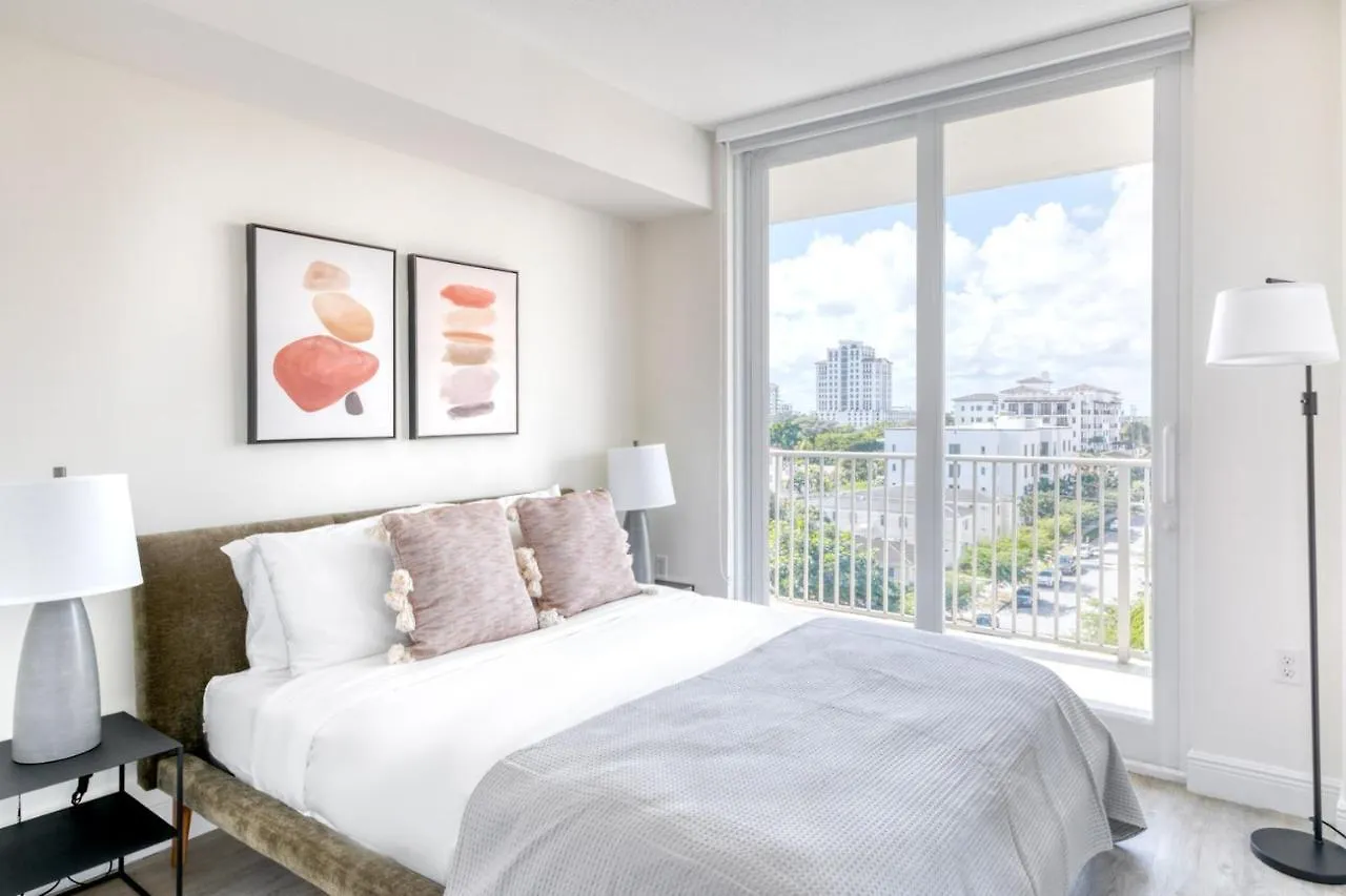 Coral Gables 2br W Wd Pool Gym Near Shops Mia-45