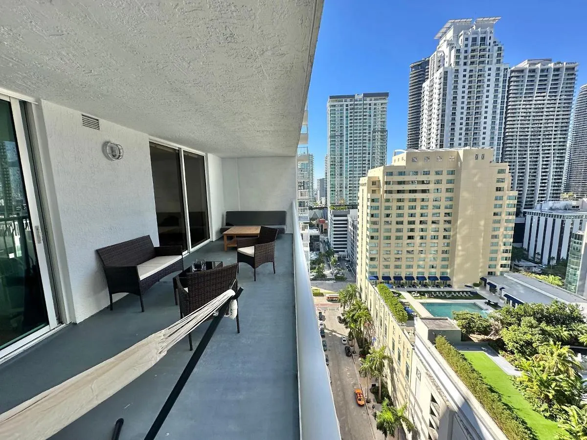 & Sea View+free Parking Modern Apartment