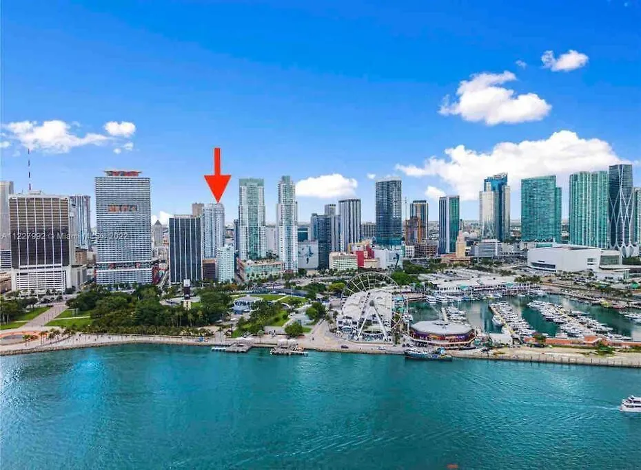Luxury Loft In The Heart Of Downtown Miami. *
