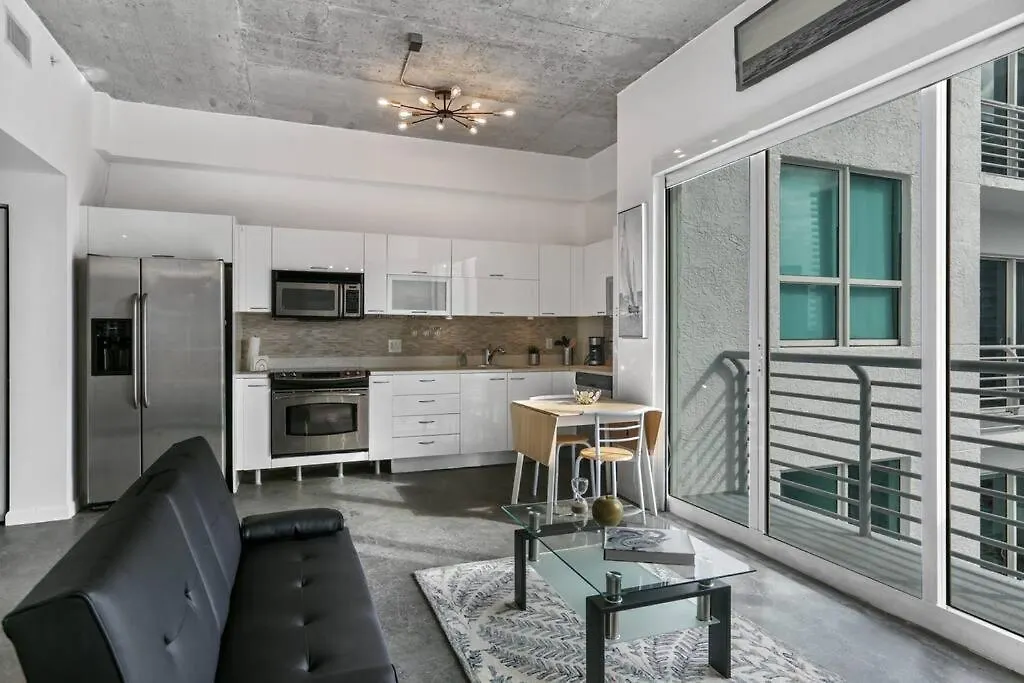 Luxury Loft In The Heart Of Downtown Miami. *