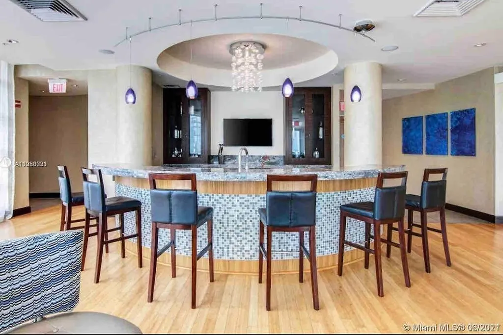 And Luxurious Living In Downtown