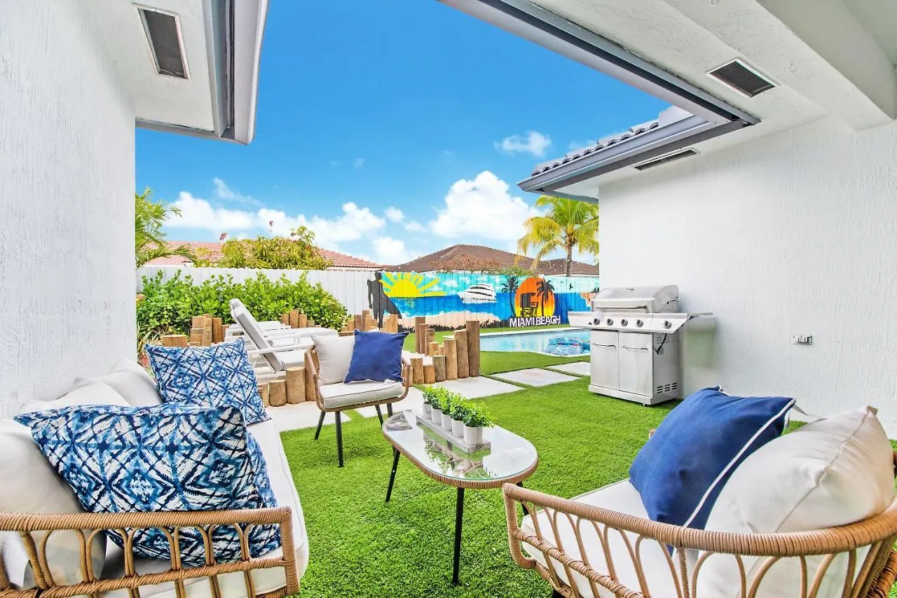 Holiday home Grand 6Br Escape Resort Pool, Beach & Mini Golf L09 Miami