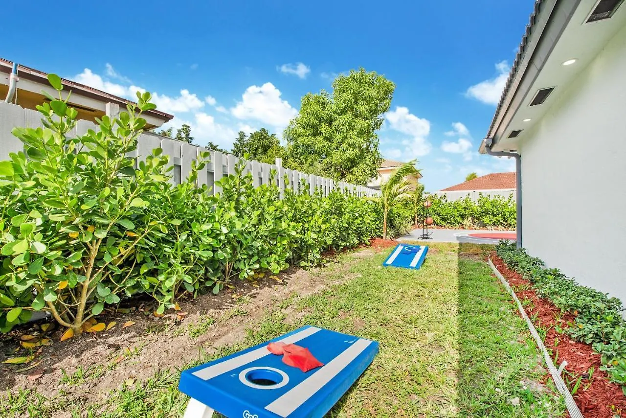 Grand 6Br Escape Resort Pool, Beach & Mini Golf L09 *
