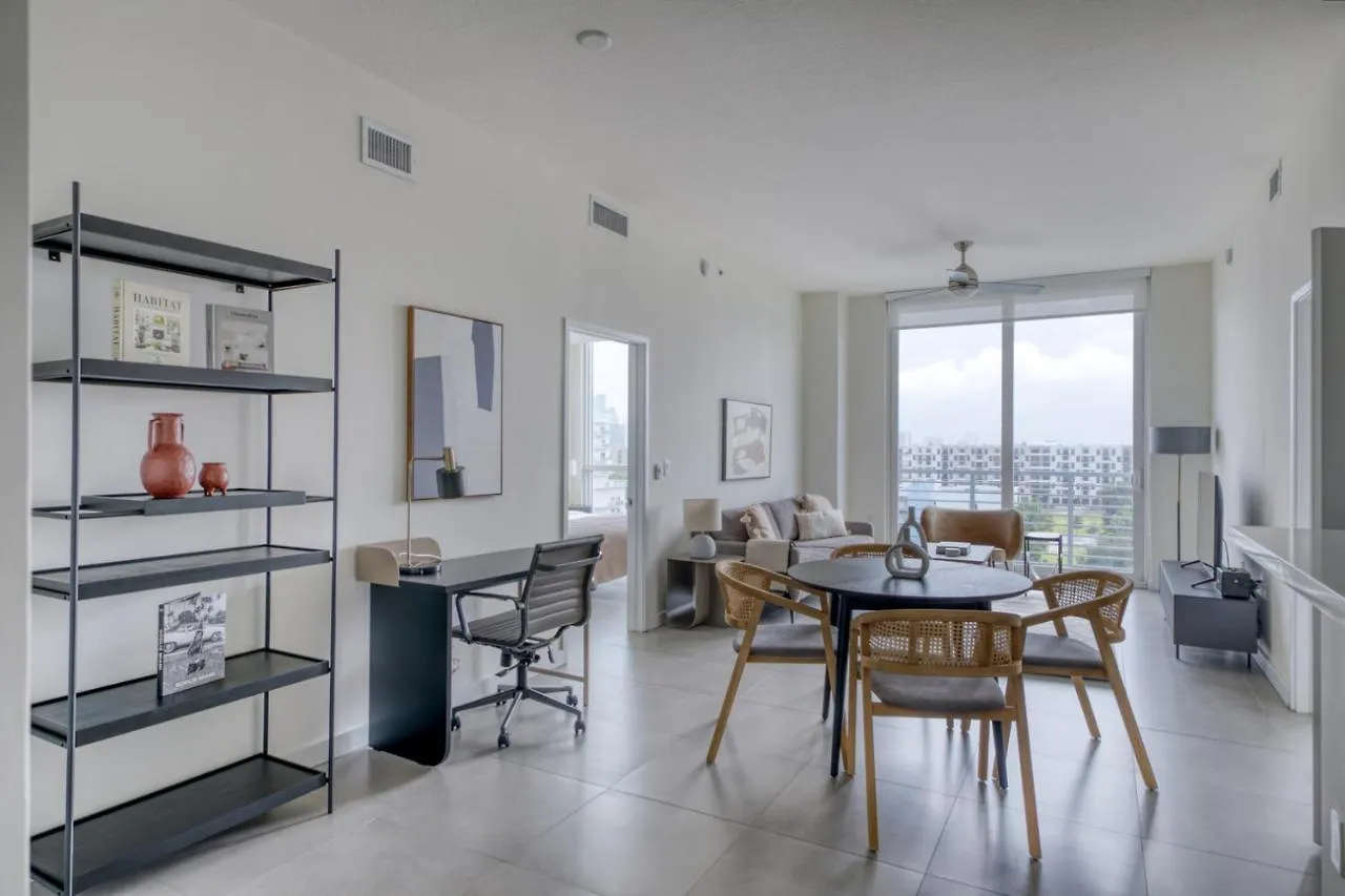 Brickell 2br W Gym Pool Wd Nr Center Mia-42 *