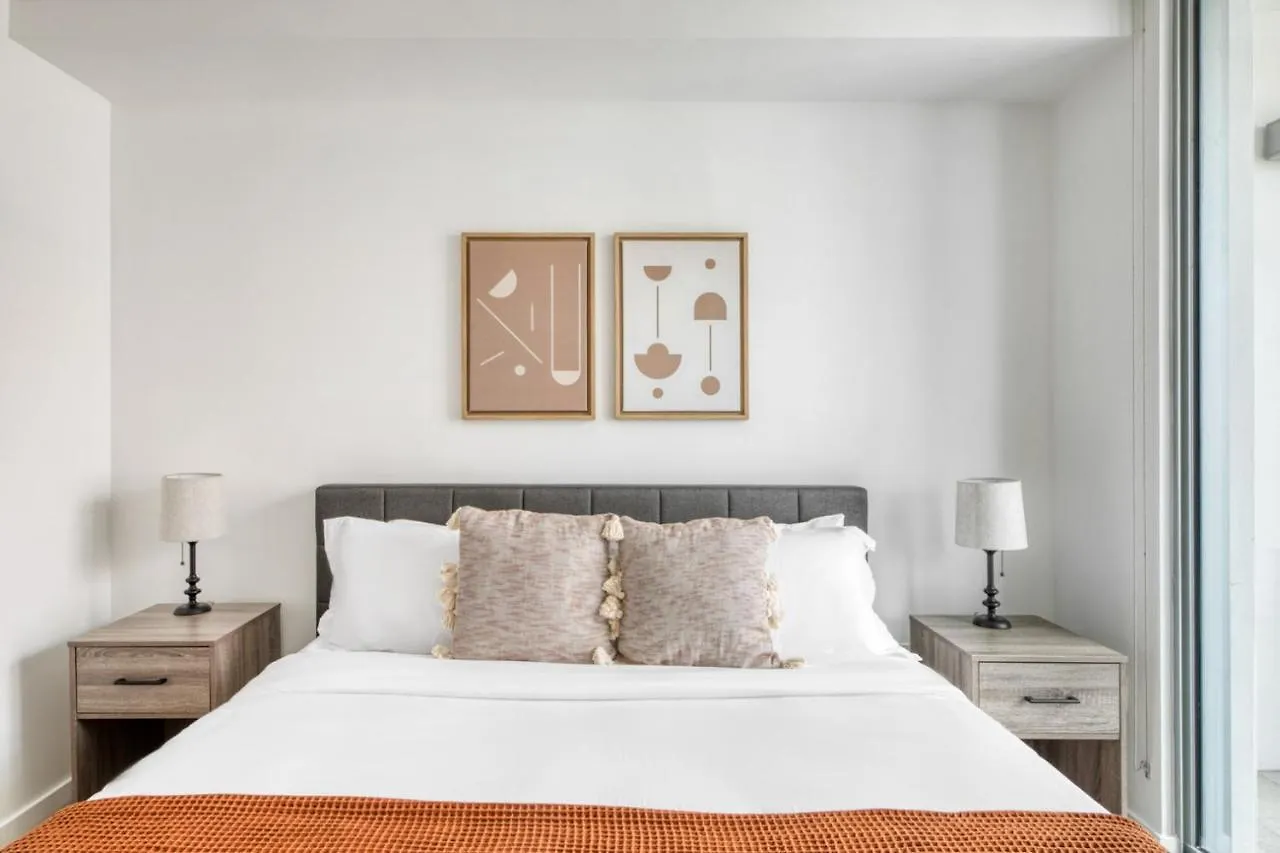Coral Gables 1br W Wd Pool Gym Nr Shops Mia-8 *