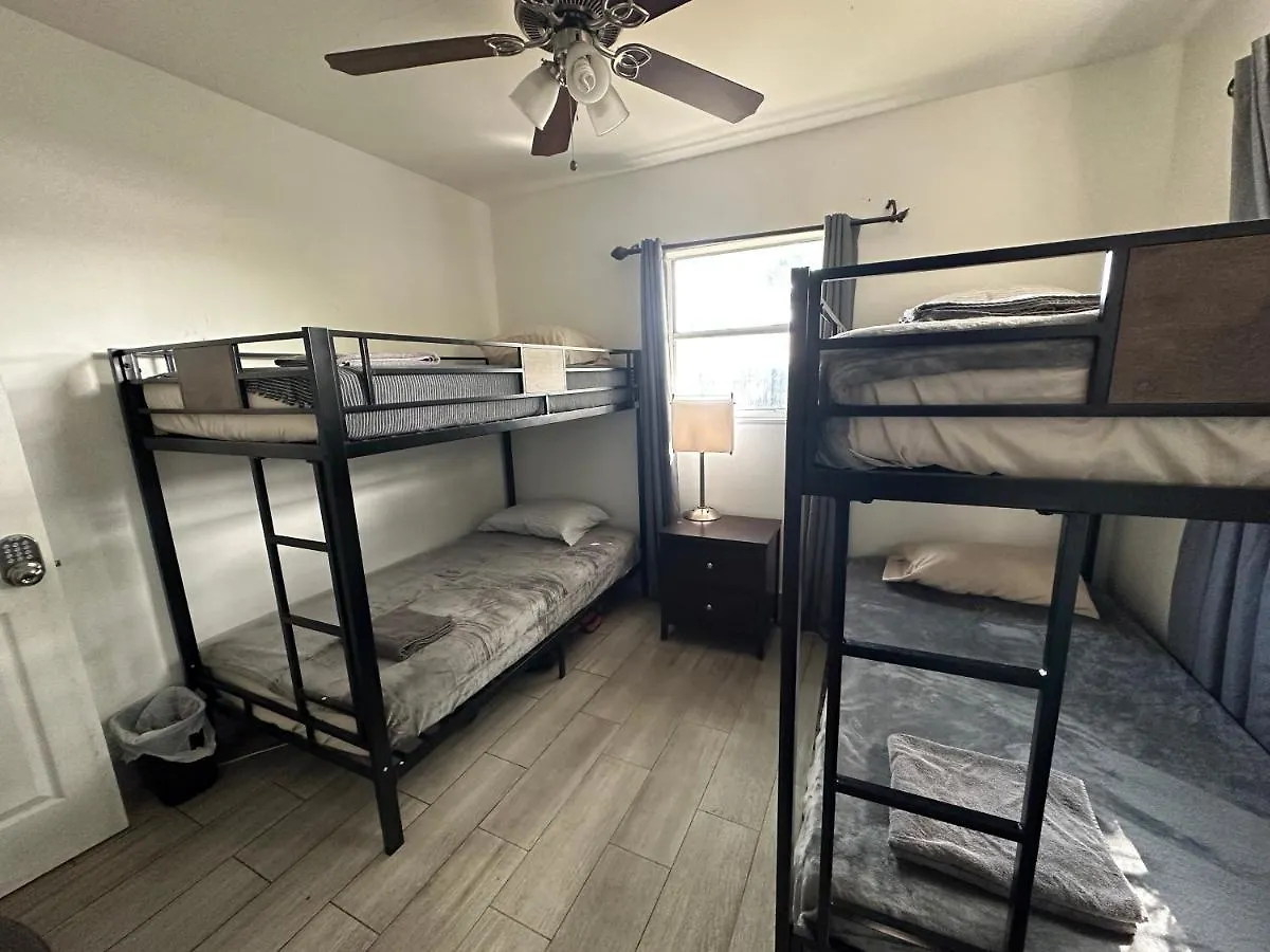 Bekahouse With Parking, Backyard And Laundry