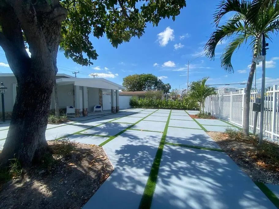 Dream House 4b/2b King Bed Springs, Fl 別荘 マイアミ