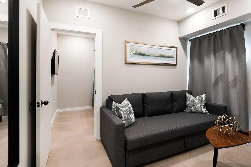 Elegant East Little Havana / Free Parking Daire *