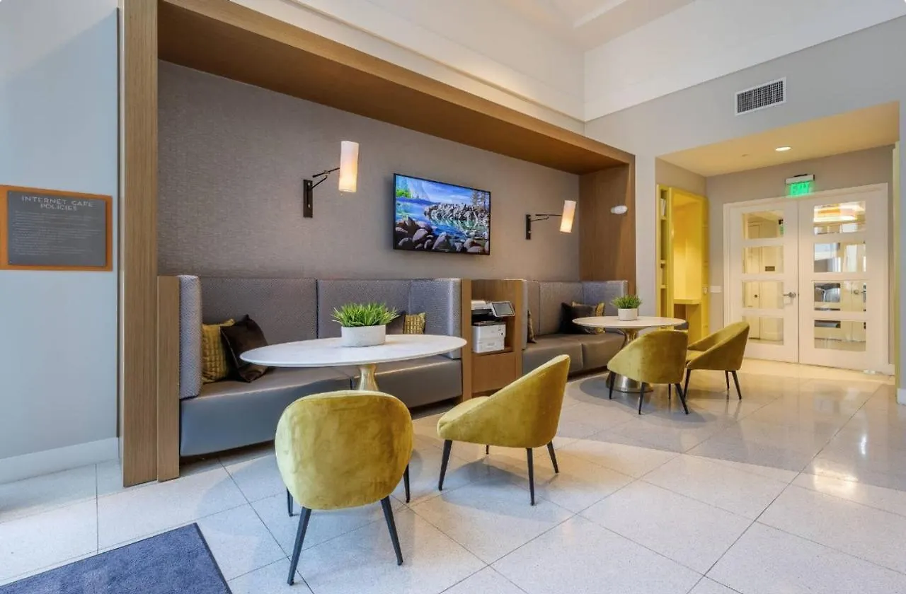 Doral 1br W Wd Pool Gym Nr Airport Mia-17 *