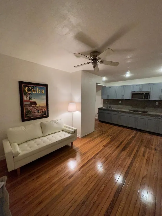1br Historic Art Deco Charm Meets Modern Comfort- Huge Tropical Garden In Posh Coral Gables-10 Min Airport Apartmán