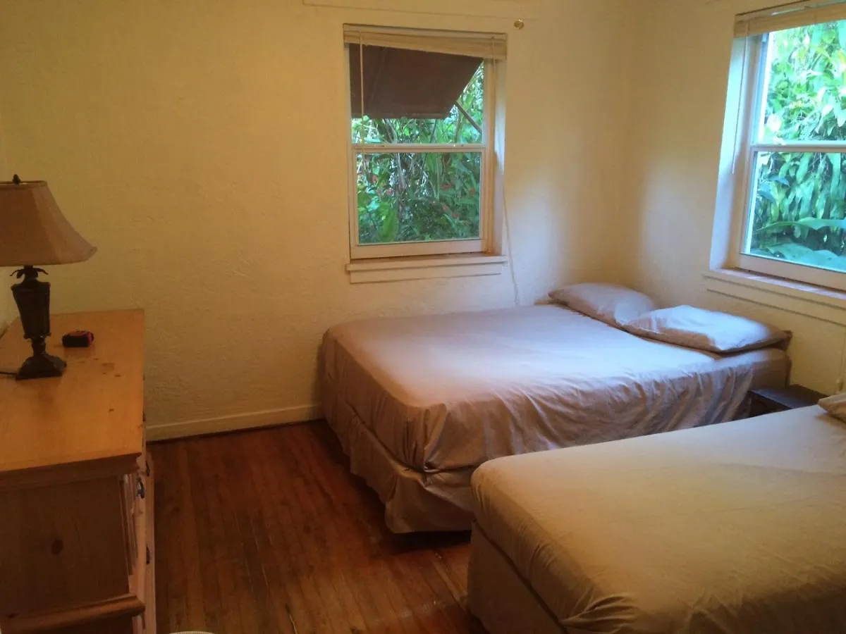 Apartmán 1br Historic Art Deco Charm Meets Modern Comfort- Huge Tropical Garden In Posh Coral Gables-10 Min Airport *