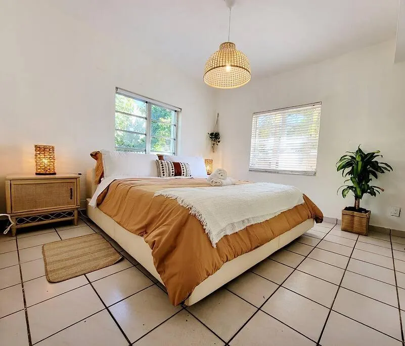 Tropical Charm Little Havana Calle Ocho 3 * ميامي