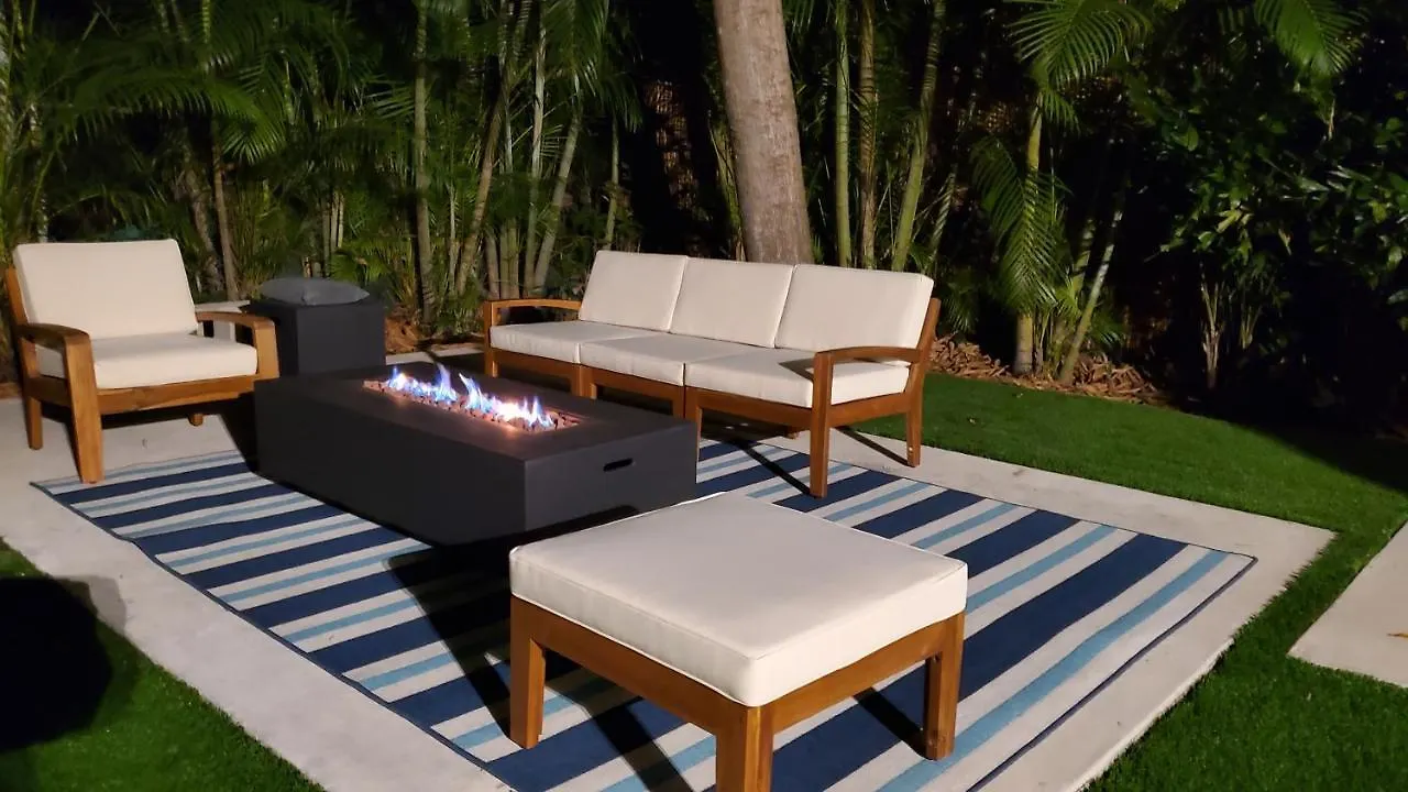 Casa Cuba In Little Havana, Brickell, Calle 8 And 10 Minutes To The Free Parking Appartement *