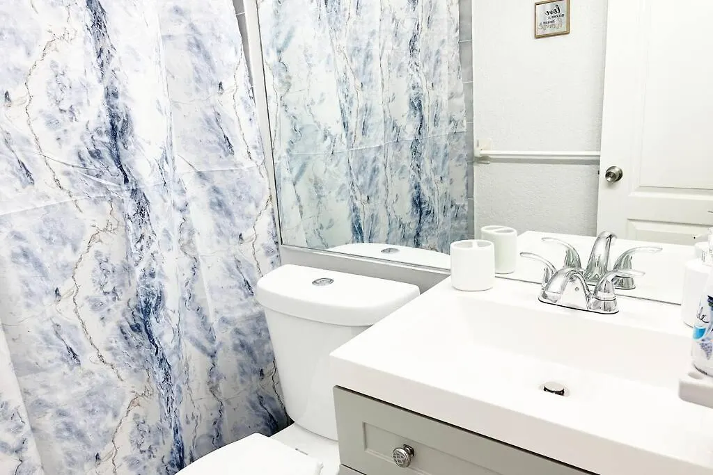 Amazing & Cozy Duplex Near Zoo ! Holiday home