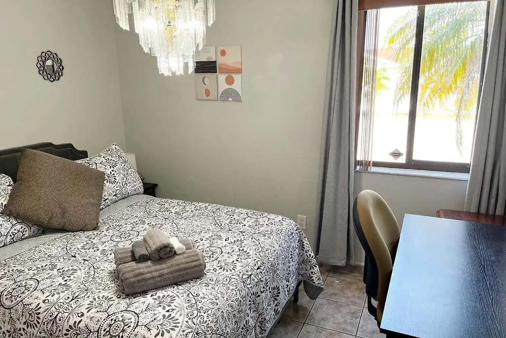 Amazing & Cozy Duplex Near Zoo ! Holiday home *