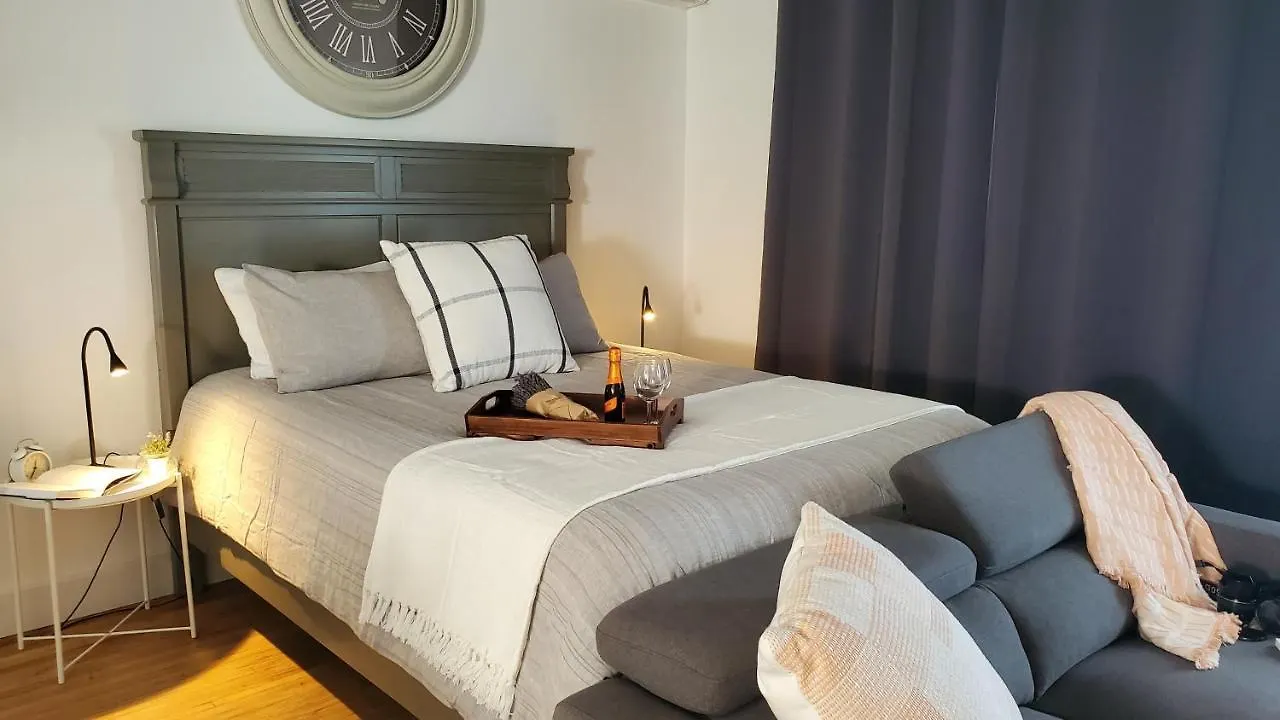Casa Cuba In Little Havana, Brickell, Calle 8 And 10 Minutes To The Free Parking Appartement