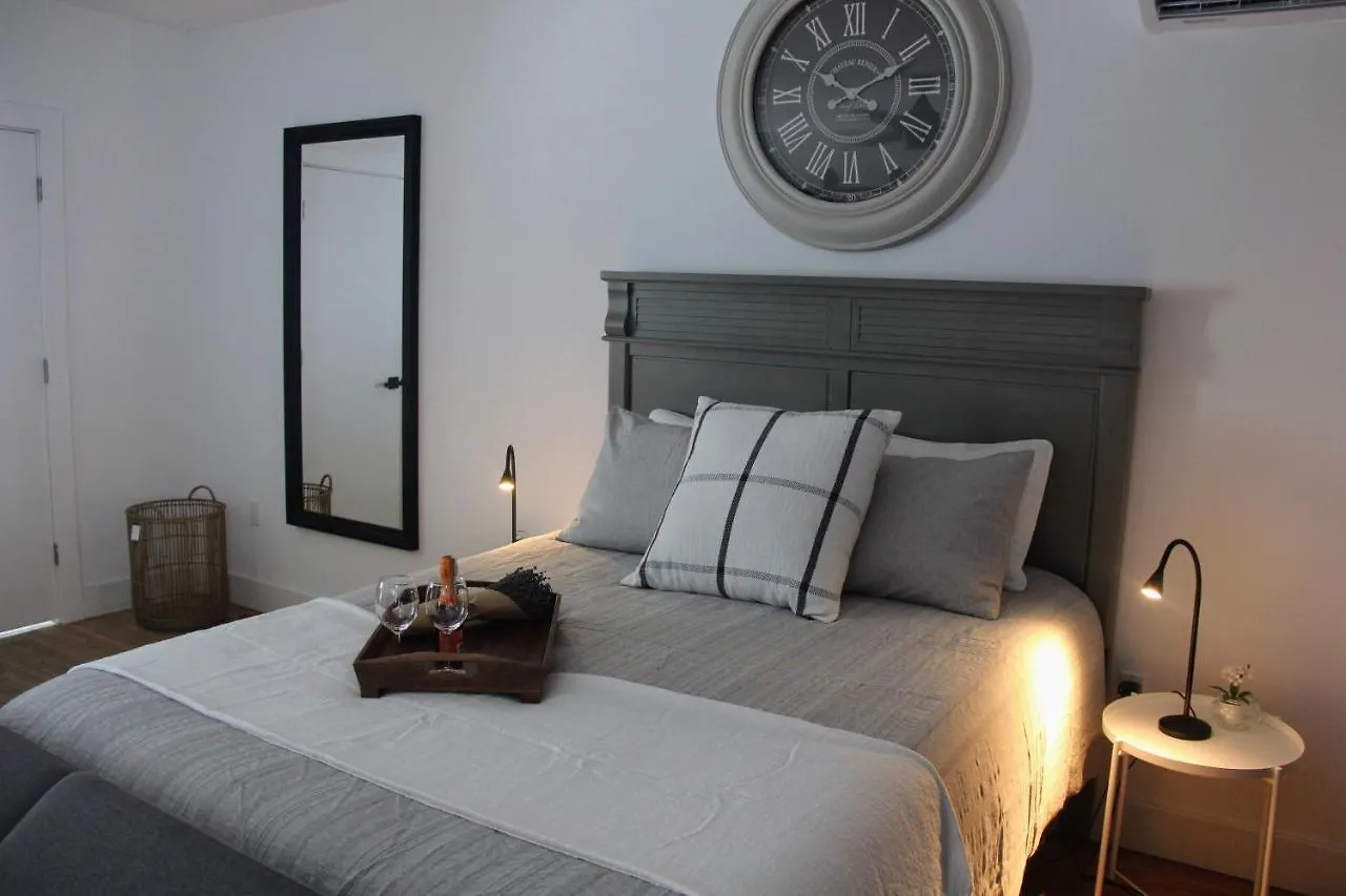 Casa Cuba In Little Havana, Brickell, Calle 8 And 10 Minutes To The Free Parking Appartement