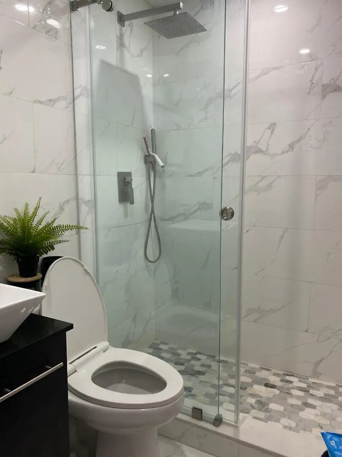 Beautiful House 7 Min From Airport W Free Parking *