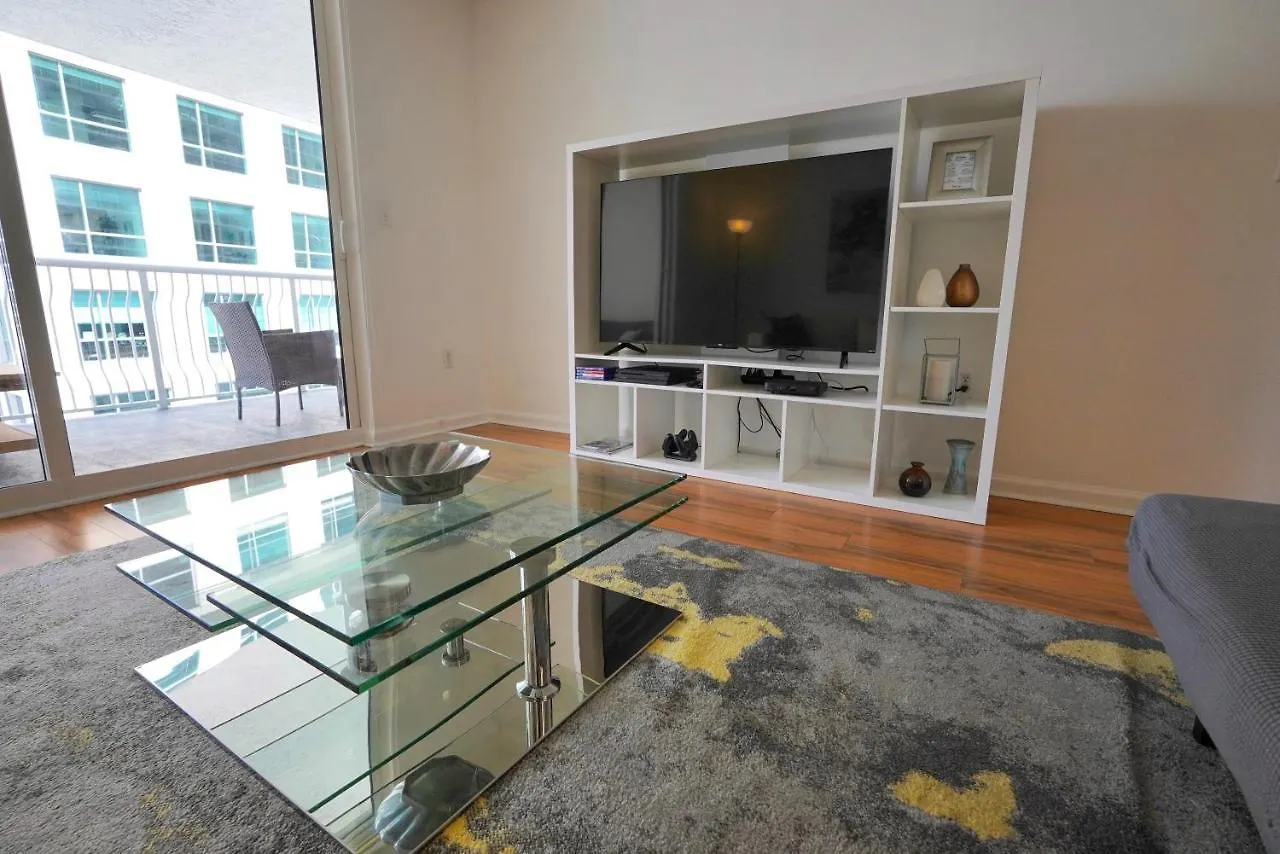 Apartment & Sea View+free Parking Modern Miami