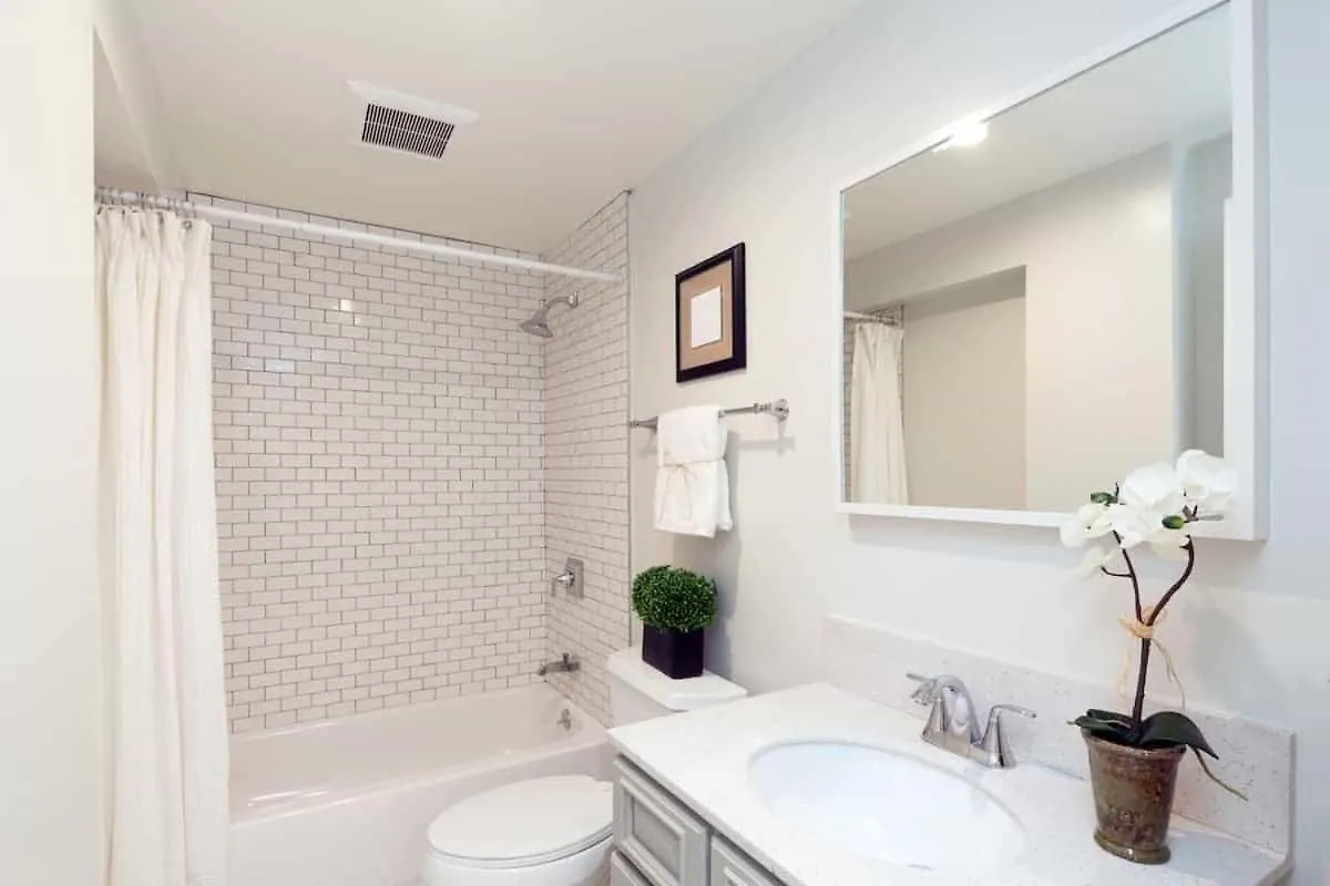 Iconic Luxurious 2 Bedroom Poolview & Bay View Downtown Apartment *