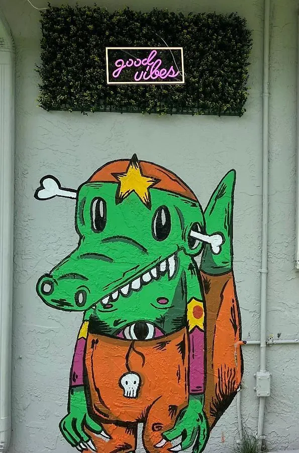 Art Graffiti Hostel Miami