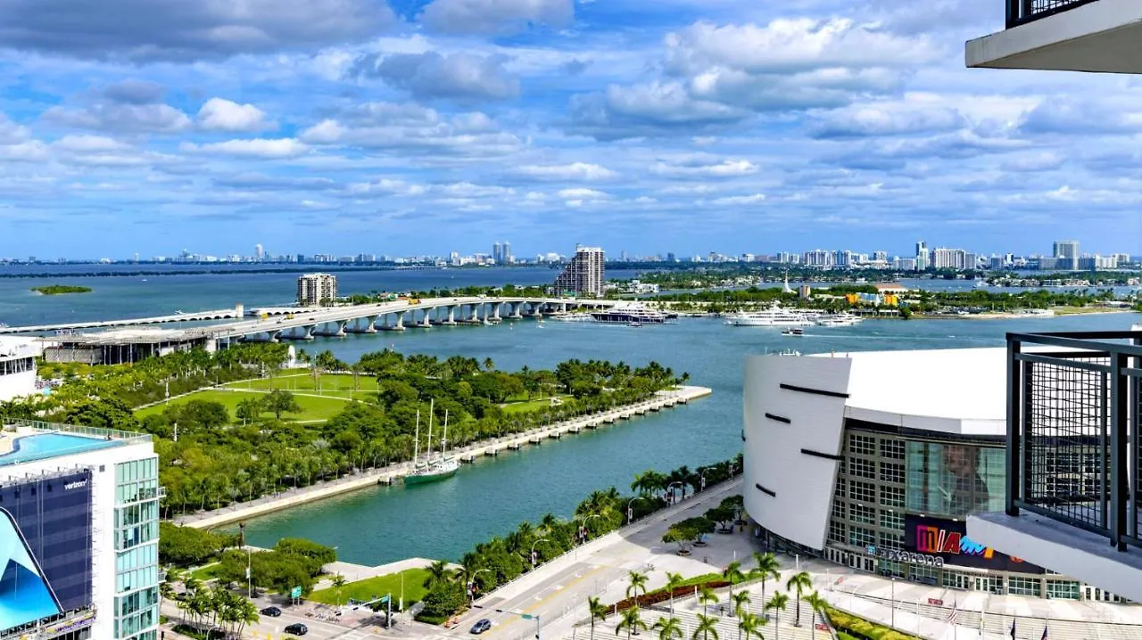 Complex Full Amenities & Entertainment! * Miami