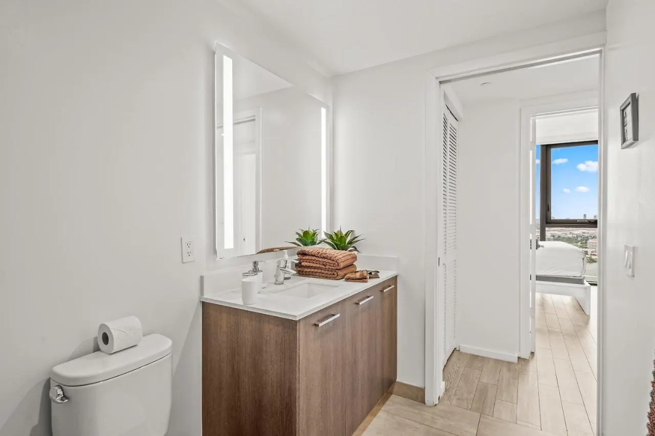 Complex Full Amenities & Entertainment! *