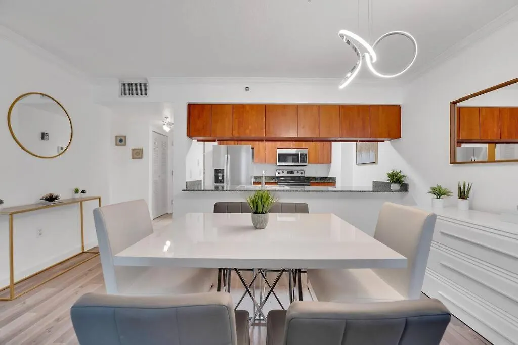 Impressive Unit In The Heart Of Brickell W Parking Apartment
