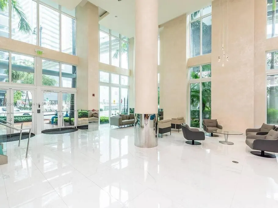 Beautiful Brickell Loft *