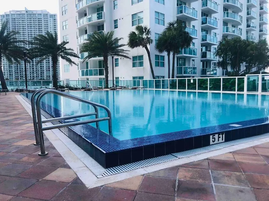Beautiful Brickell Loft * מיאמי