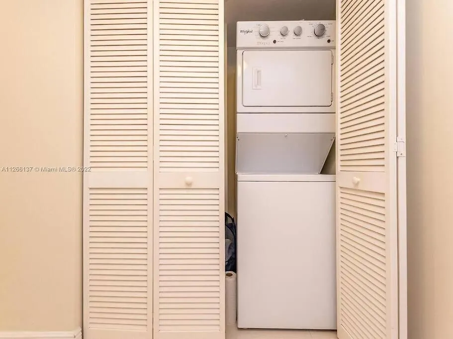 Beautiful Brickell Loft Miami