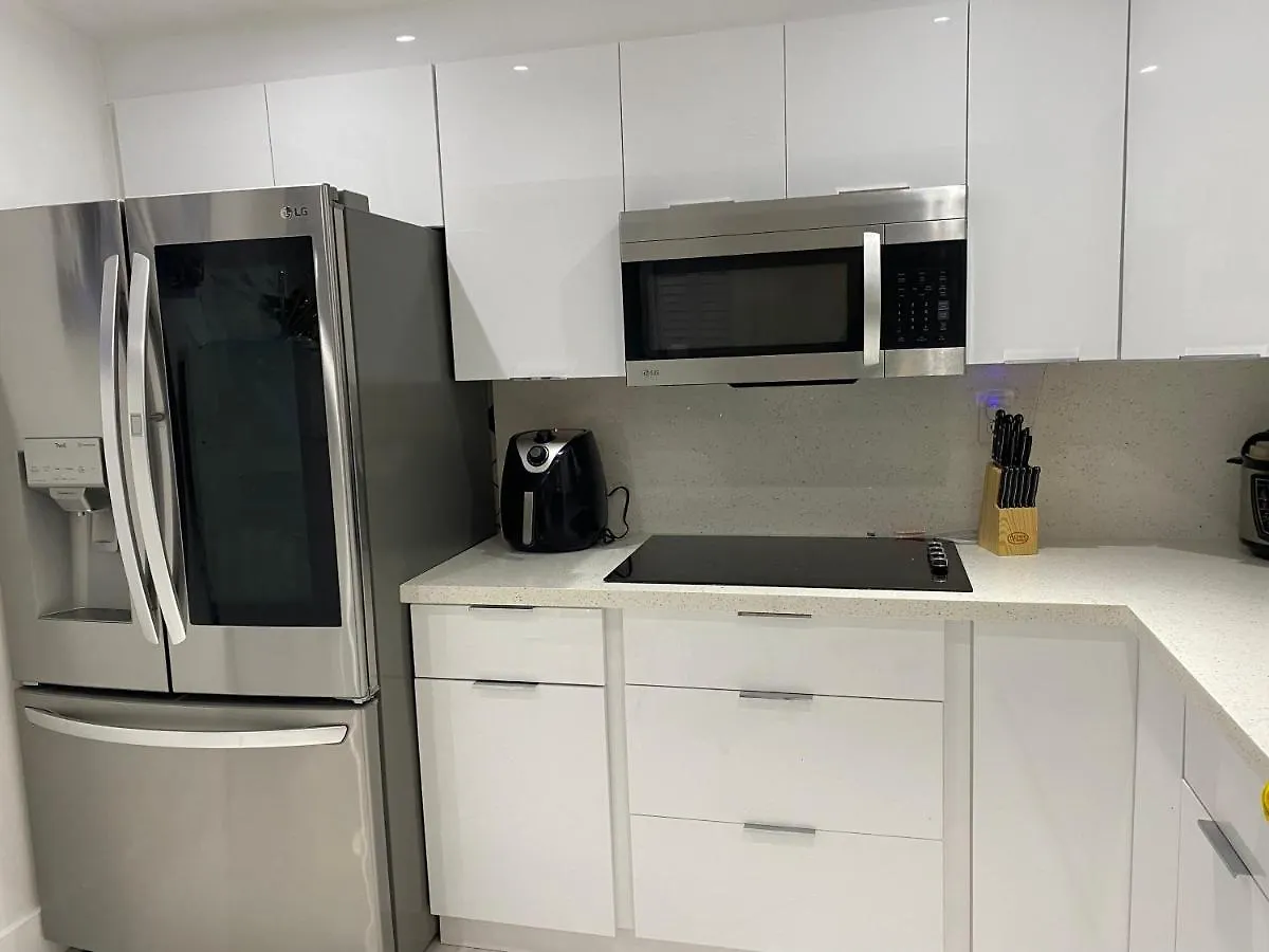 Beautiful House 7 Min From Airport W Free Parking Miami