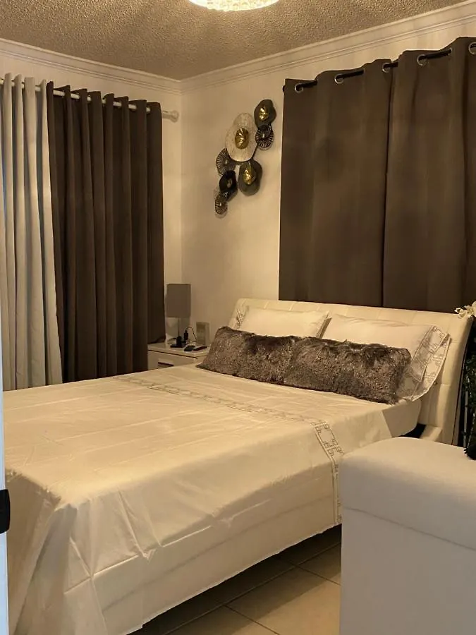 Beautiful House 7 Min From Airport W Free Parking * Miami