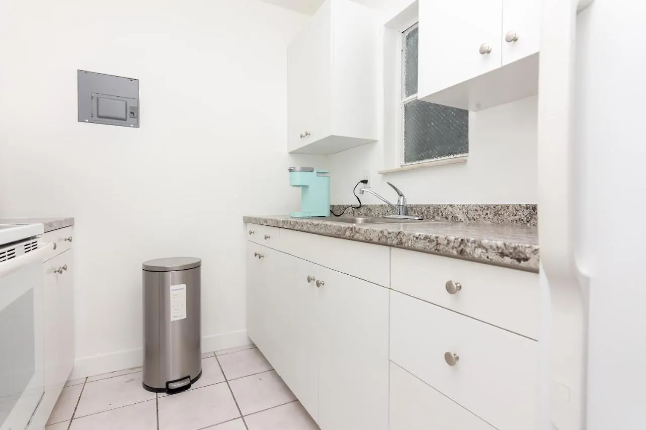 One Bedroom - With Parking & Balcony - Heart Of Wynwood *