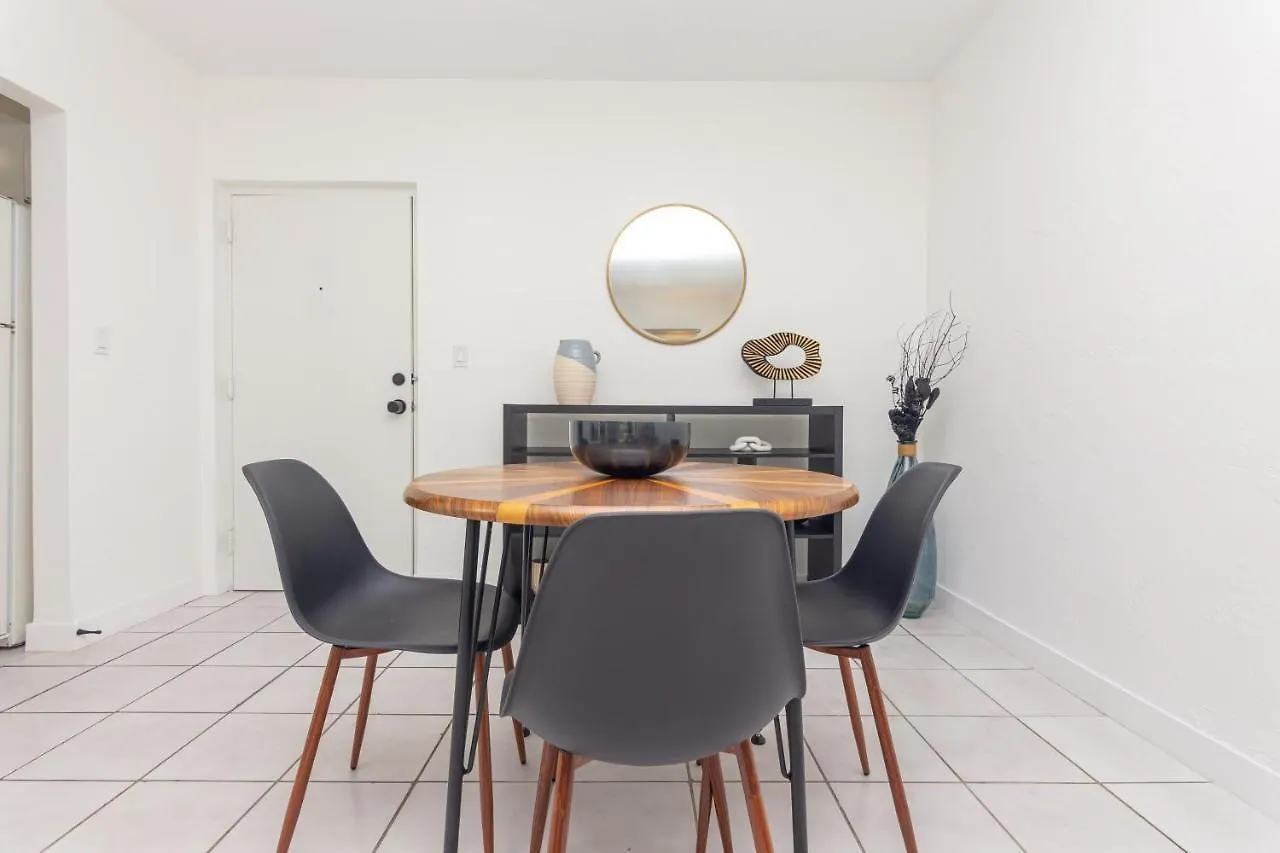 Apartment One Bedroom - With Parking & Balcony - Heart Of Wynwood *