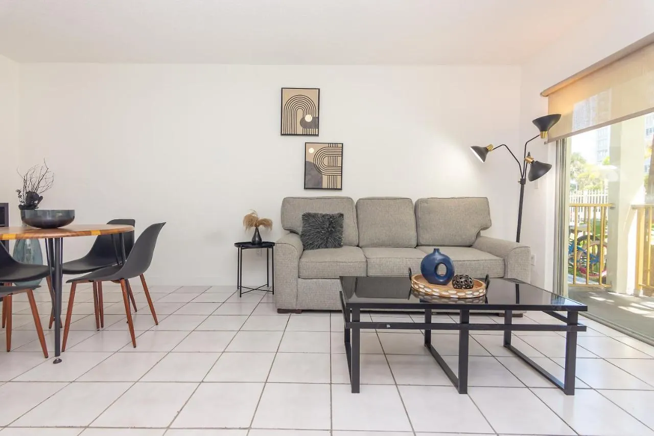 Apartment One Bedroom - With Parking & Balcony - Heart Of Wynwood *