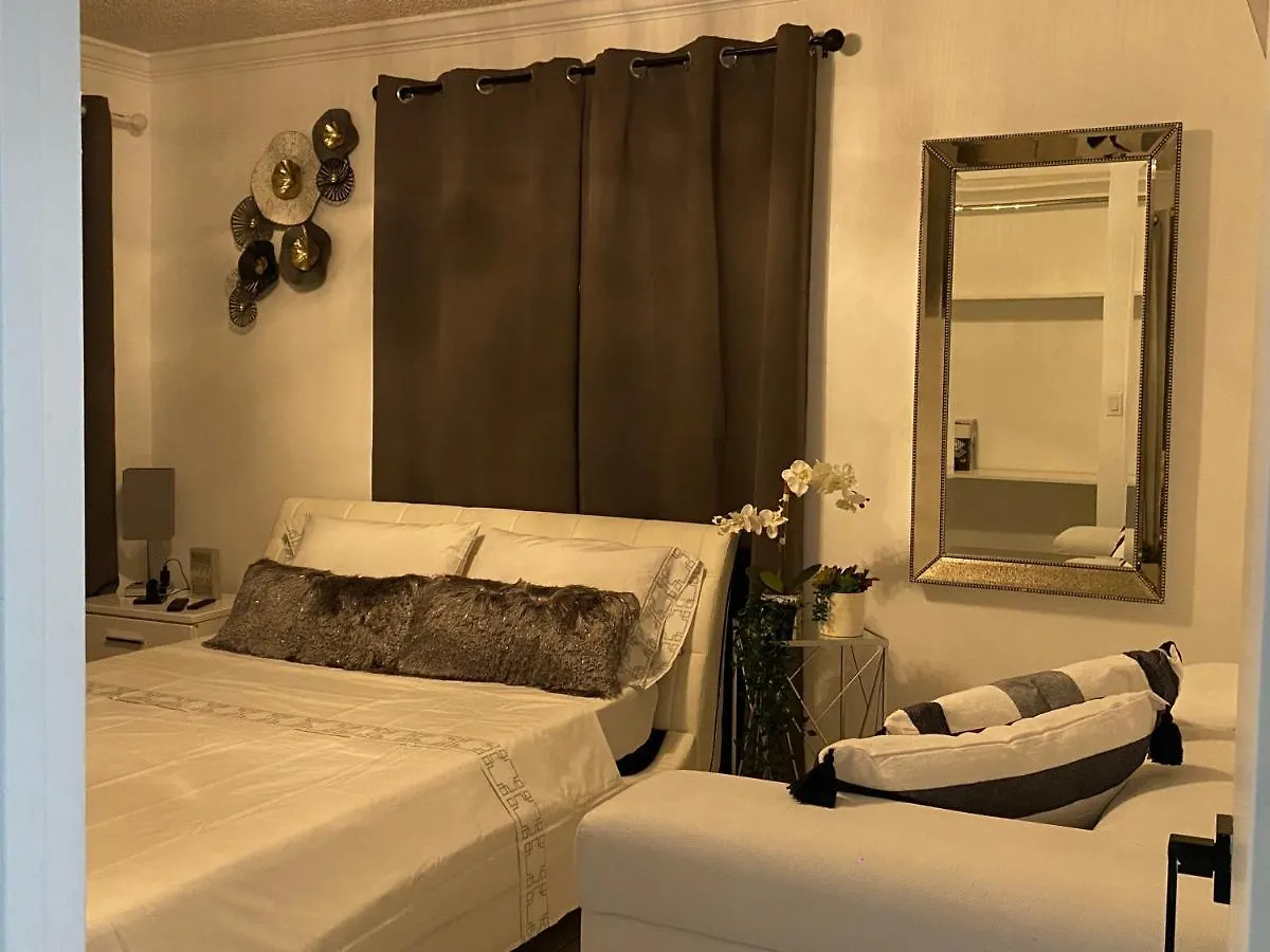 Beautiful House 7 Min From Airport W Free Parking Apartment *