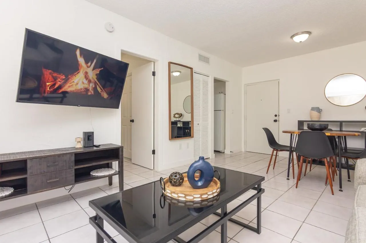 Apartment One Bedroom - With Parking & Balcony - Heart Of Wynwood Miami