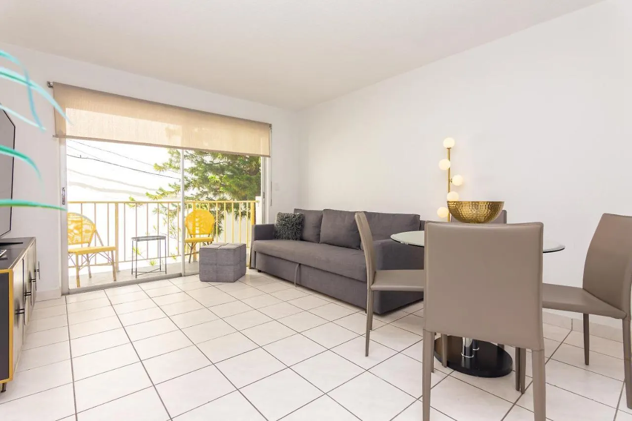 Two Bedroom - With Parking & Balcony - Heart Of Wynwood Apartment