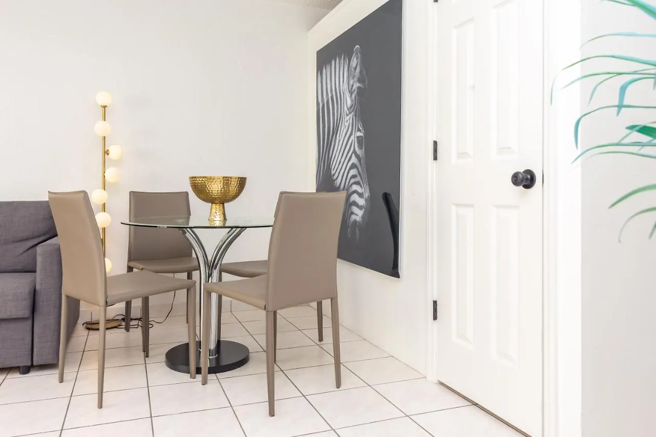 Two Bedroom - With Parking & Balcony - Heart Of Wynwood アパート マイアミ