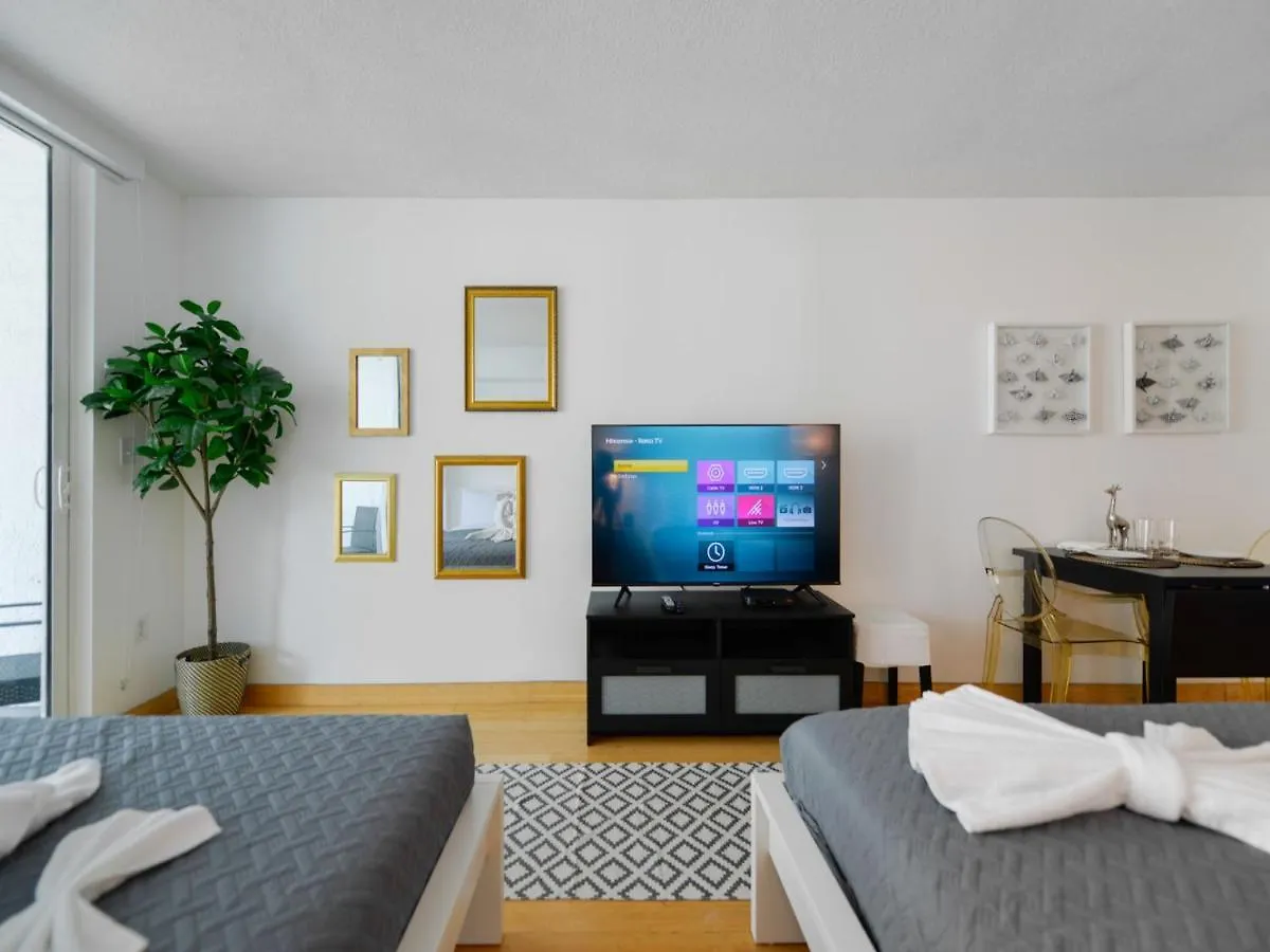 Cozy And Bohemian In Brickell Apartment