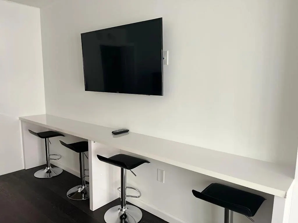 In Brickell With Pool, Gym, Free Parking And Game Apartment *