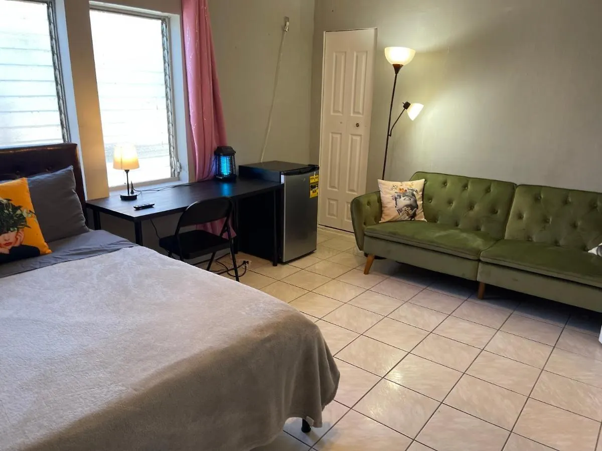 Δωμάτια σε οικογενειακή κατοικία Value Inside Miami, Near Airport, Beach, Center & Metro Μαϊάμι