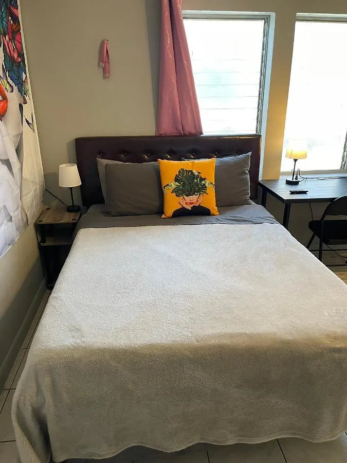 Homestay Value Inside Miami, Near Airport, Beach, Center & Metro Miami