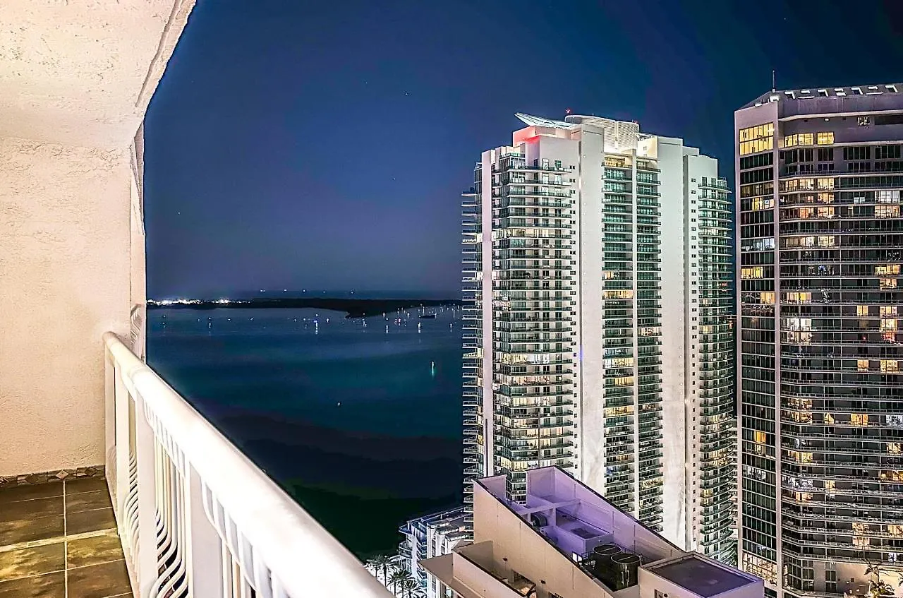 Star Yellow Brickell * Miami