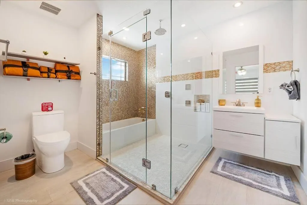 Perfect Location House In Pool & Jacuzzi L43 Holiday home