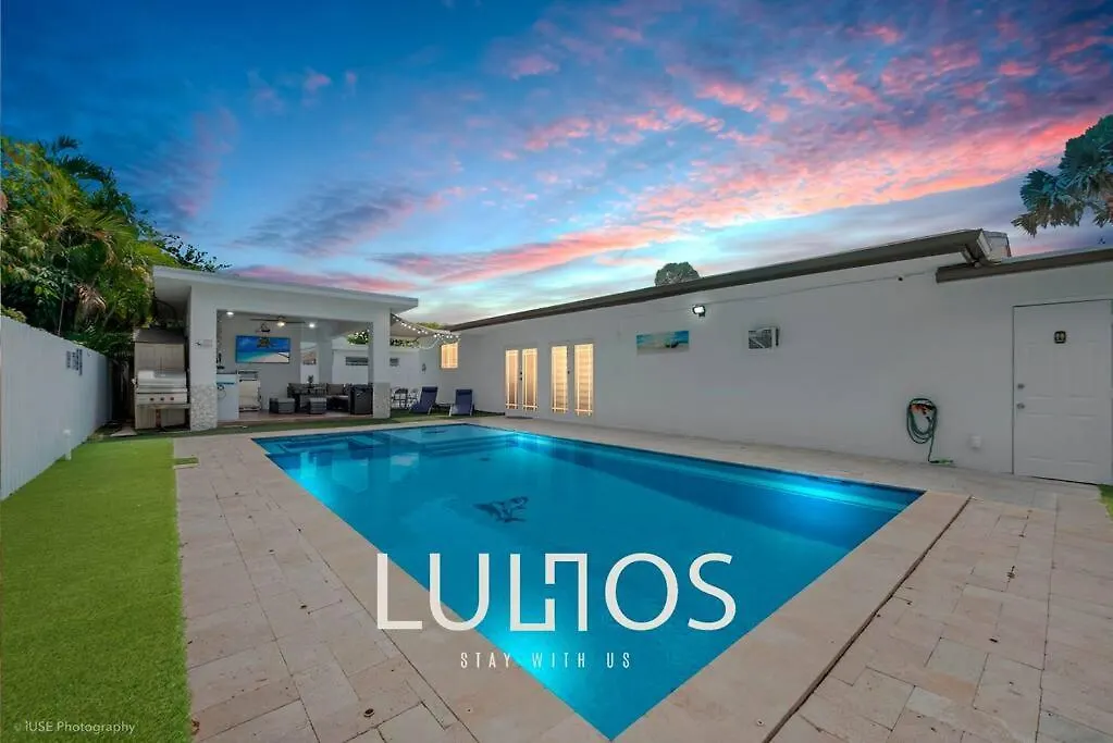 Perfect Location House In Pool & Jacuzzi L43 Holiday home Miami