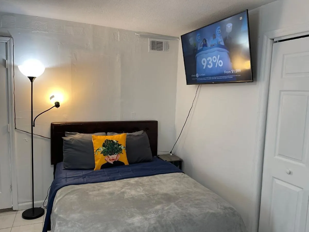 Homestay Value Inside Miami, Near Airport, Beach, Center & Metro Miami