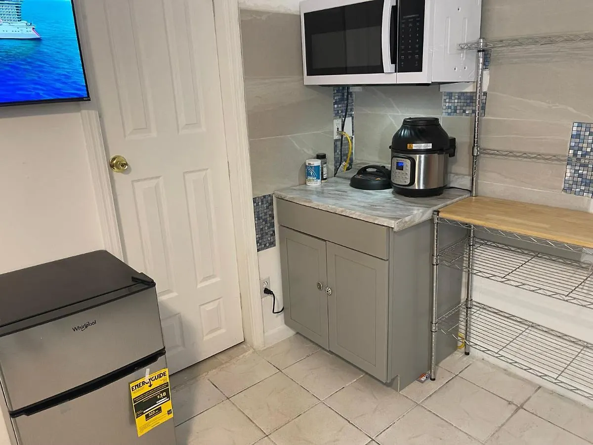 Value Inside Miami, Near Airport, Beach, Center & Metro Δωμάτια σε οικογενειακή κατοικία Μαϊάμι